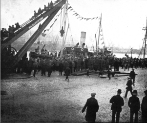 The Hare, a food ship sent by British unions, arrives in Dublin